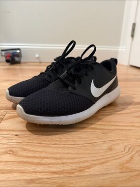 Women’s Nike Golf Shoe Rosche Style